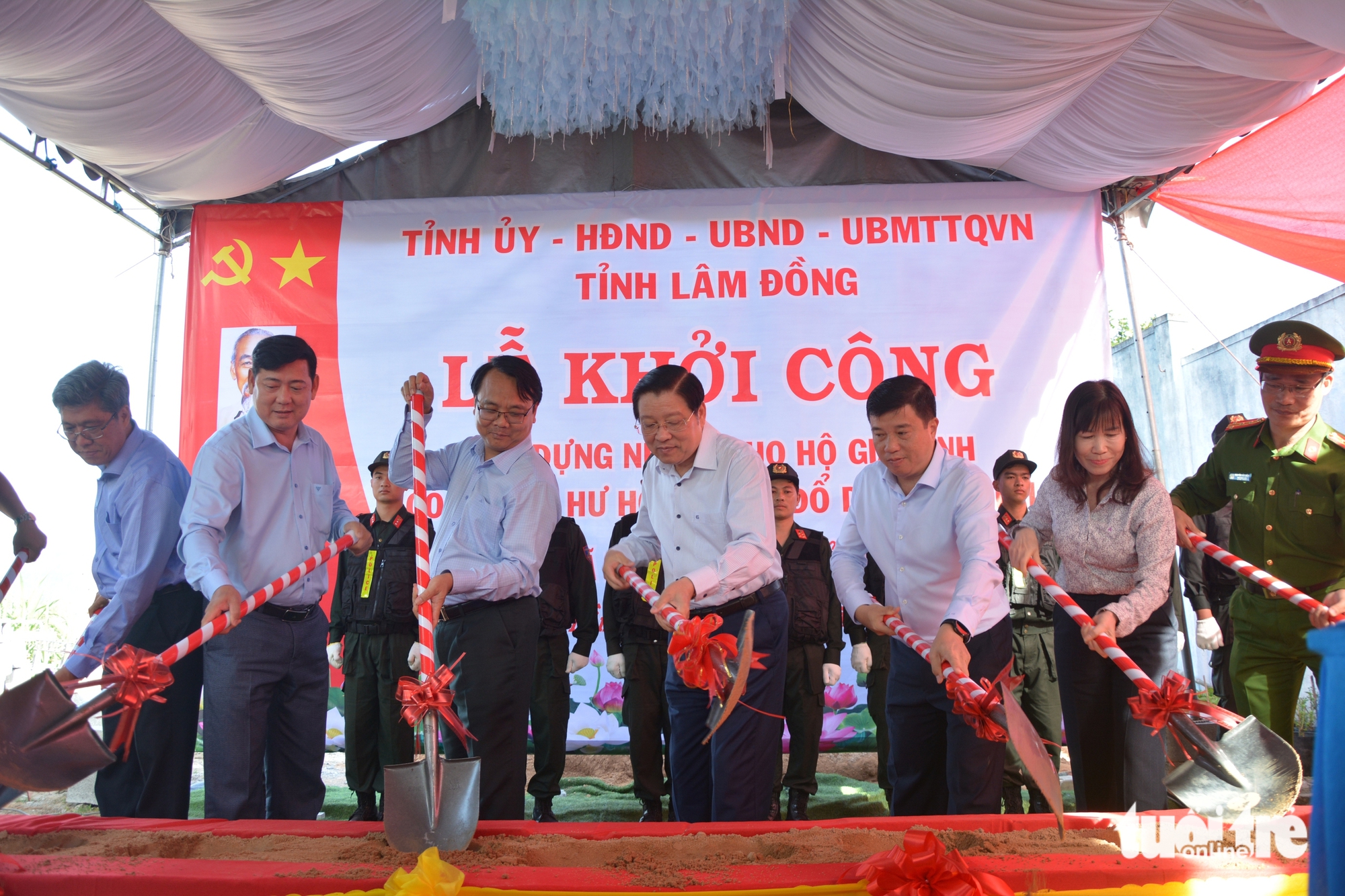 Trưởng Ban Nội chính Trung ương: Trong hoạn nạn, tinh thần tương thân tương ái đã nhân lên mạnh mẽ 1 Phan Đình Trạc - Ảnh 1.