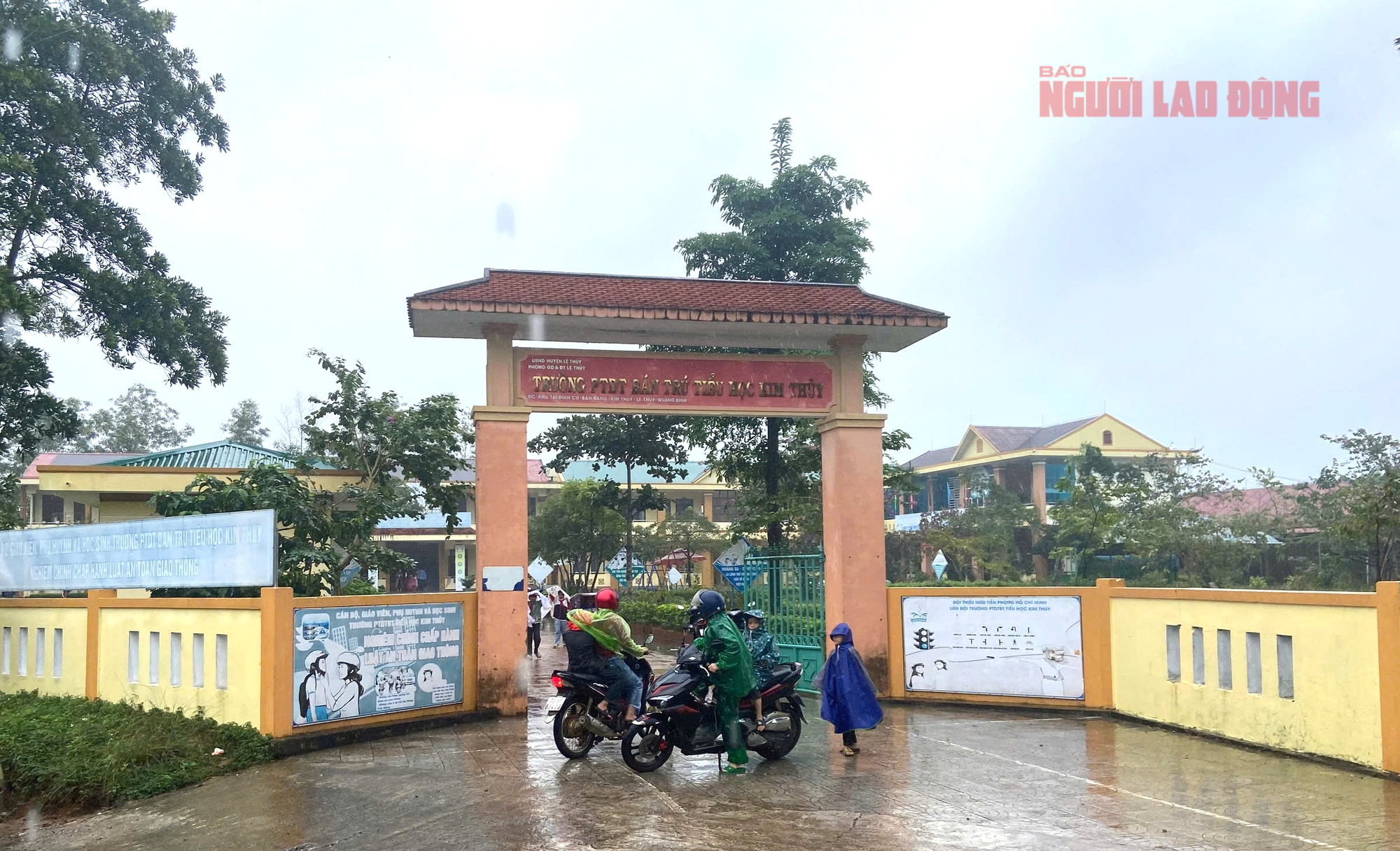 Trường Phó hiệu trưởng Đỗ Thị Hồng Huế làm việc bị phạt gần 200 triệu đồng nhưng không có tiền nộp- Ảnh 1. Trường Phó hiệu trưởng Đỗ Thị Hồng Huế làm việc bị phạt gần 200 triệu đồng nhưng không có tiền nộp- Ảnh 1.