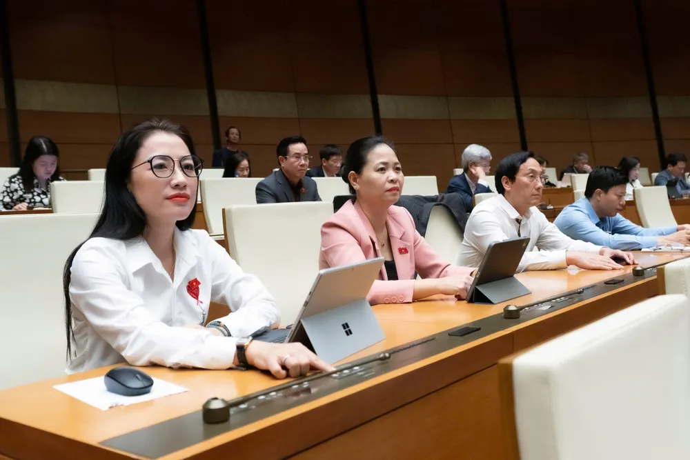 Các đại biểu tham gia phiên họp chiều 10-12. Ảnh: QH 202512101428288671_z7312048014237_163941a3425215be5d66ef82c237dd1e.jpg