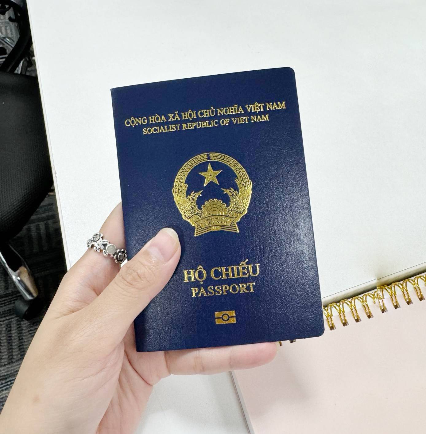 Từ 2026, thêm 3 trường hợp bị thu hồi, huỷ hộ chiếu- Ảnh 1.