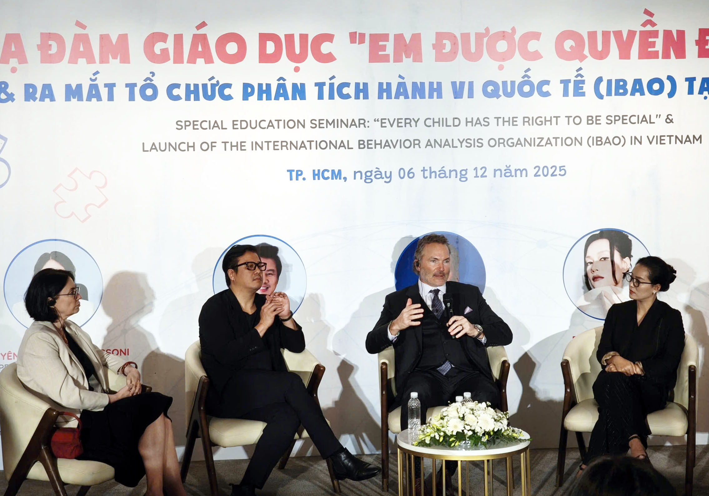 Tự kỷ không phải bệnh, chỉ là dạng phát triển khác với số đông - Ảnh 1.