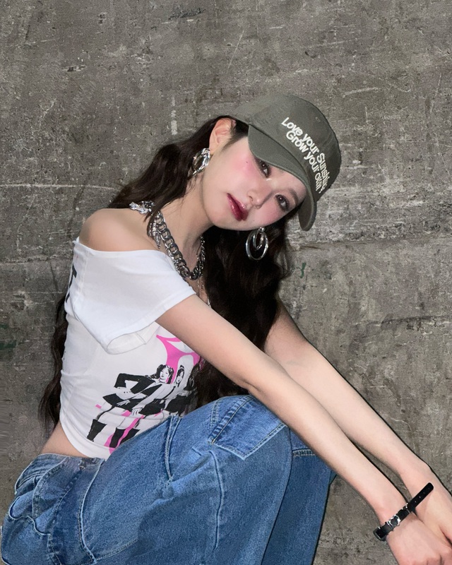 Từ năng động đến nữ tính, mũ lưỡi trai tạo nên dấu ấn riêng- Ảnh 1.