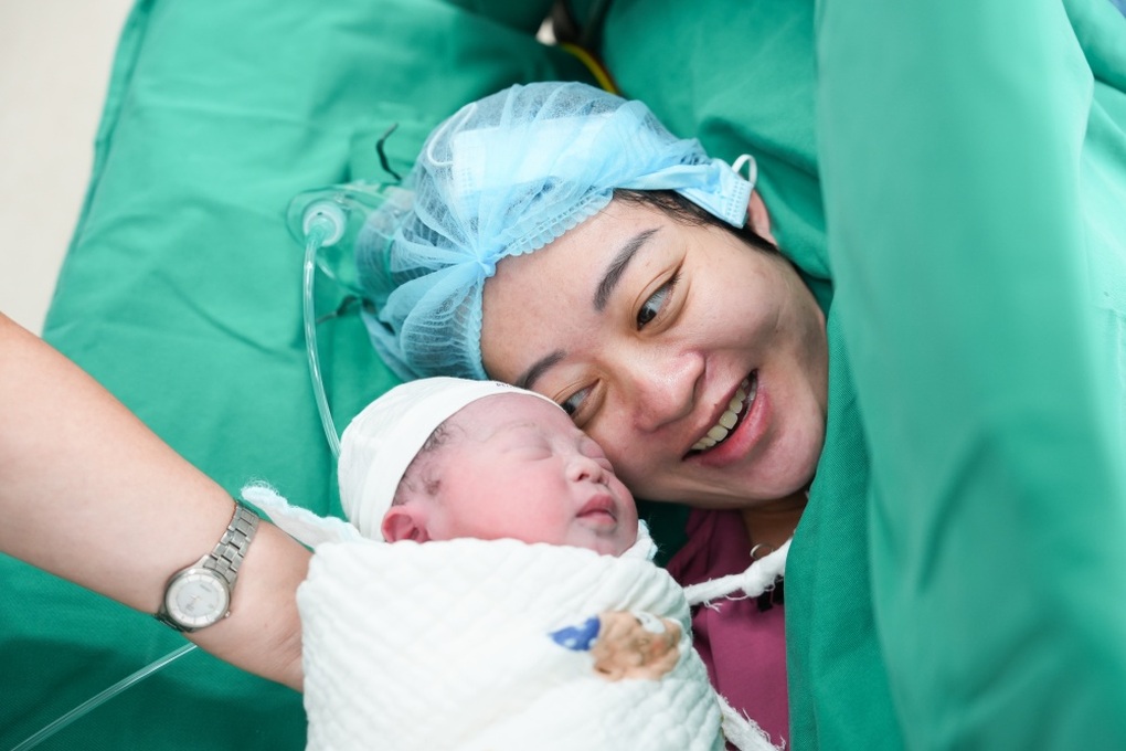 Từ nỗi lo vô sinh đến niềm vui làm mẹ của bệnh nhân đa u xơ tử cung - 1