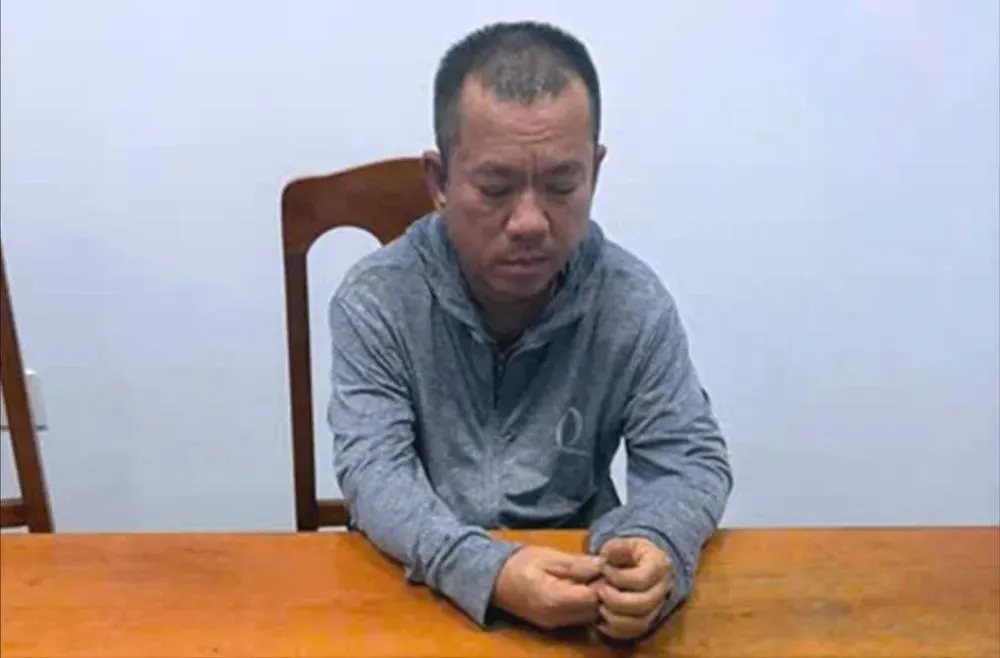 Nguyễn Ngọc Trung (người chiếm giữ túi xách của bà H) tại cơ quan công an. IMG_6308.jpg