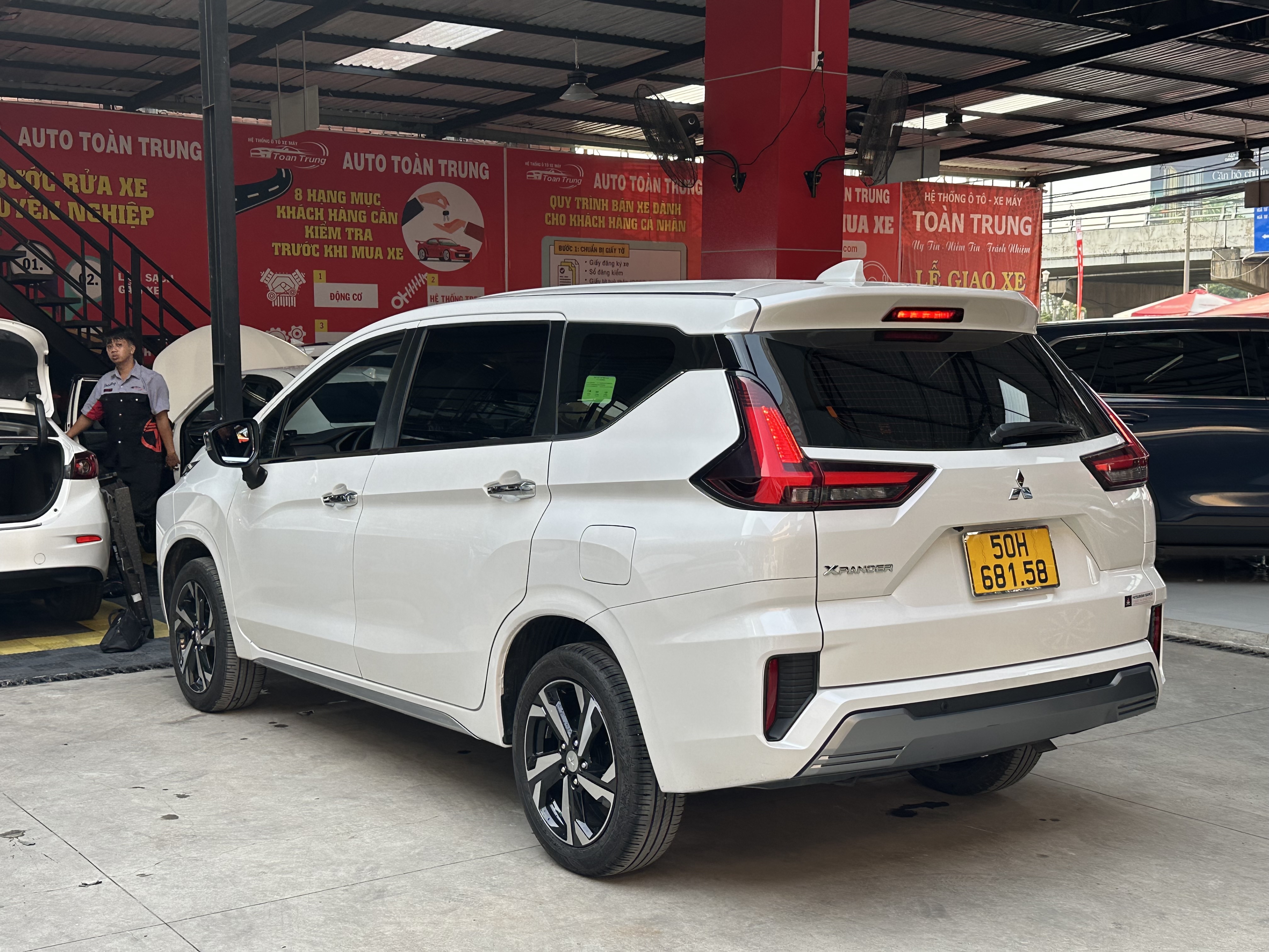 Tự ý lái ô tô cũ biển vàng có thể bị phạt tới 7 triệu đồng - Ảnh 1.