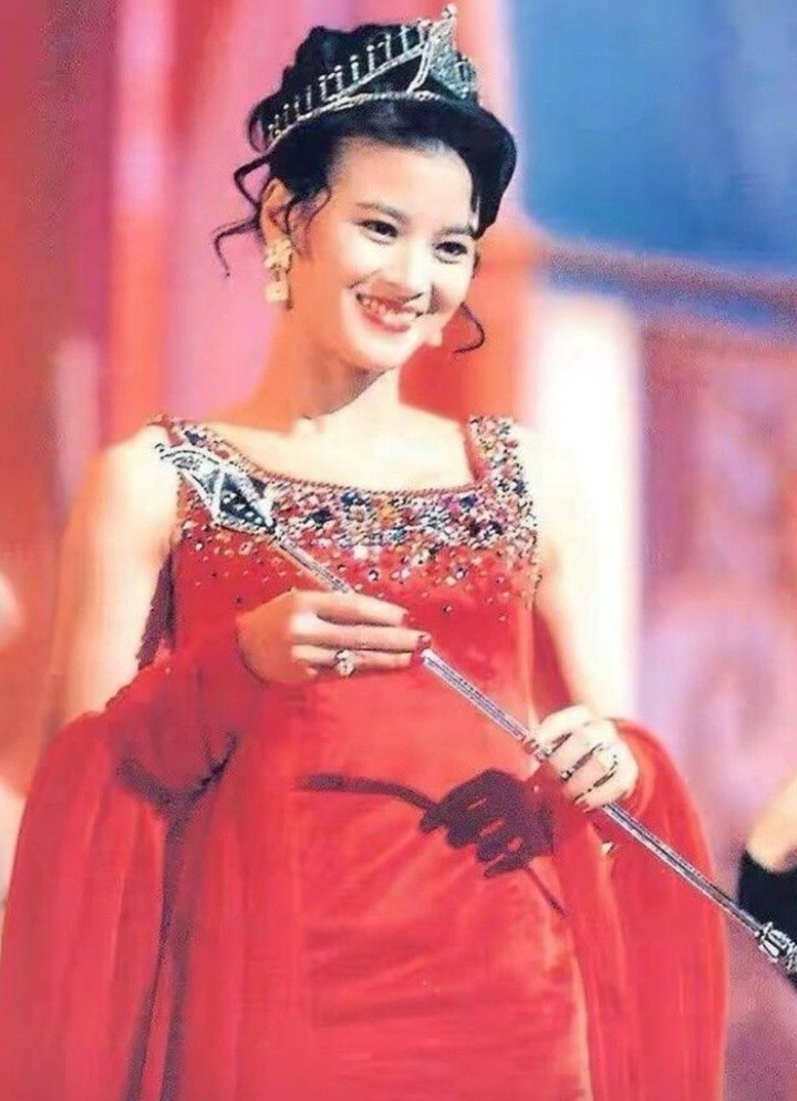 Tây Thi đẹp nhất màn ảnh: Từng đăng quang hoa hậu, bi kịch lấy phải chồng vũ phu- Ảnh 1.