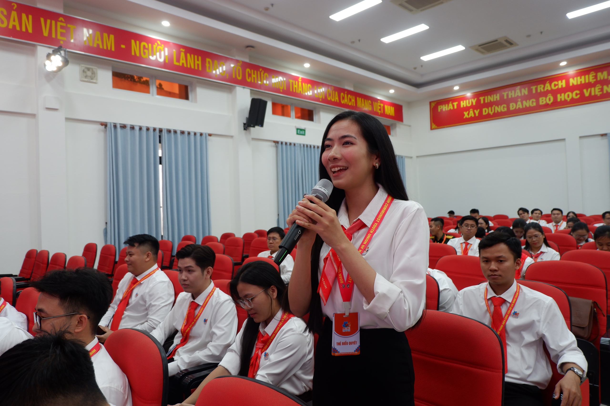 Tuổi trẻ dám dấn thân, cống hiến và giữ niềm tin sắt son - Ảnh 1.