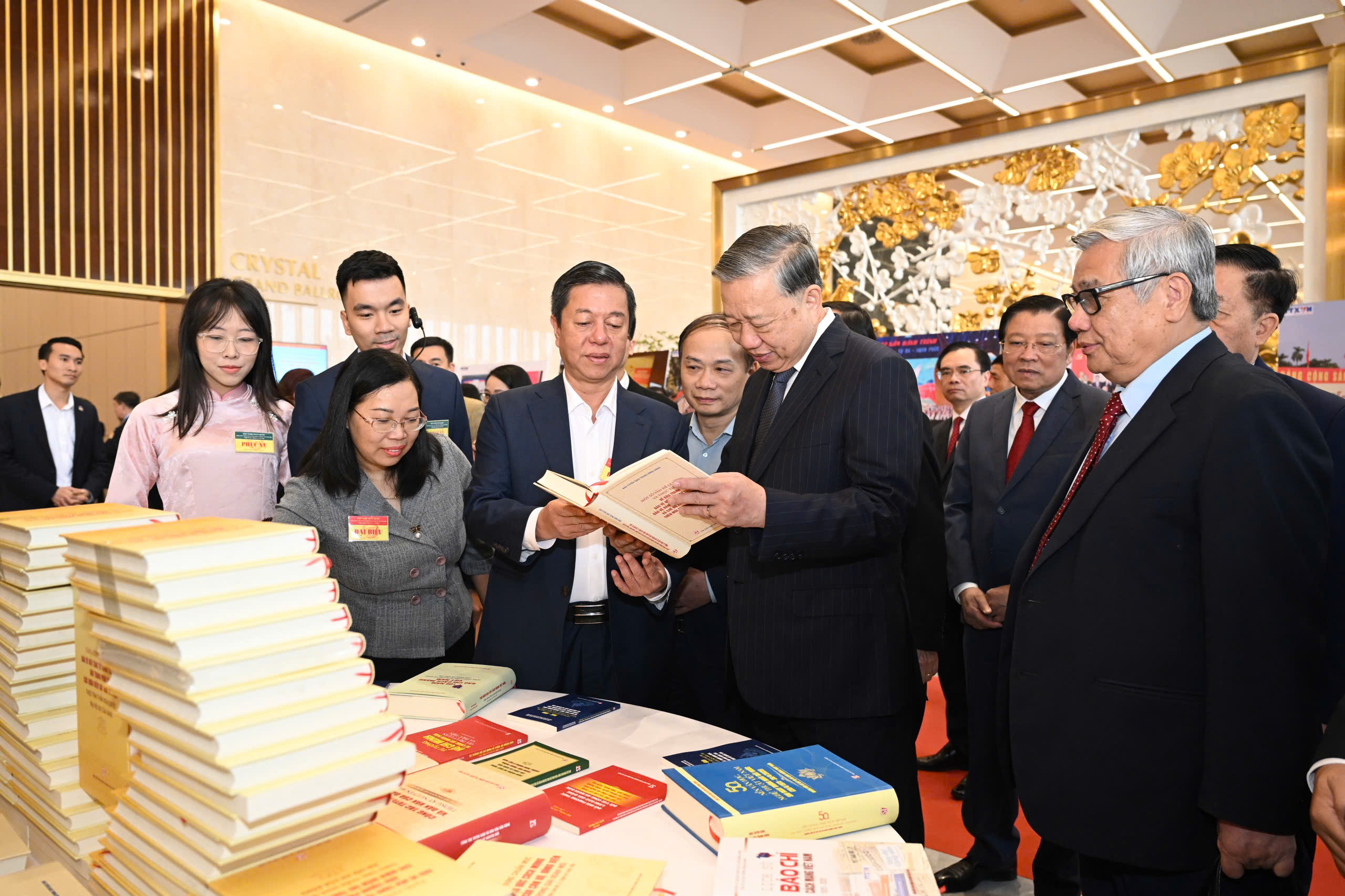 Tổng Bí thư: Tuyên giáo và dân vận phải ‘thấu từng nhịp đập’ đời sống, dư luận - Ảnh 3.