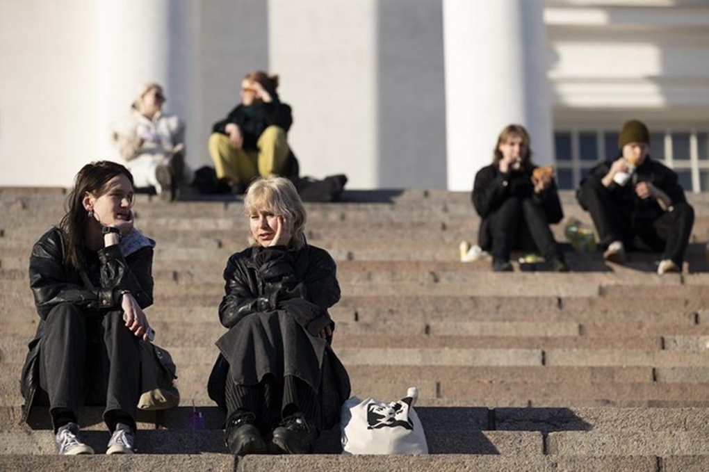 Tỷ lệ thất nghiệp tăng đe dọa phúc lợi ở quốc gia hạnh phúc nhất thế giới - 1