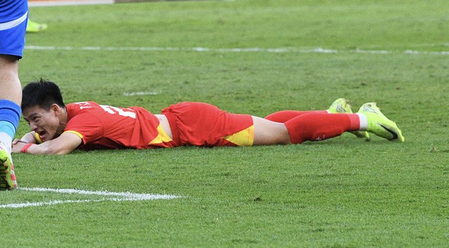 U22 Việt Nam thắng nghẹt thở Philippines, thẳng tiến chung kết SEA Games 33- Ảnh 1.