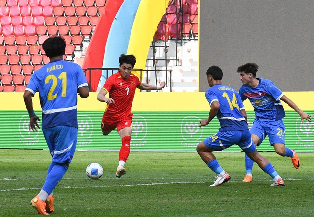 U22 Việt Nam thắng nghẹt thở Philippines, thẳng tiến chung kết SEA Games 33- Ảnh 5.