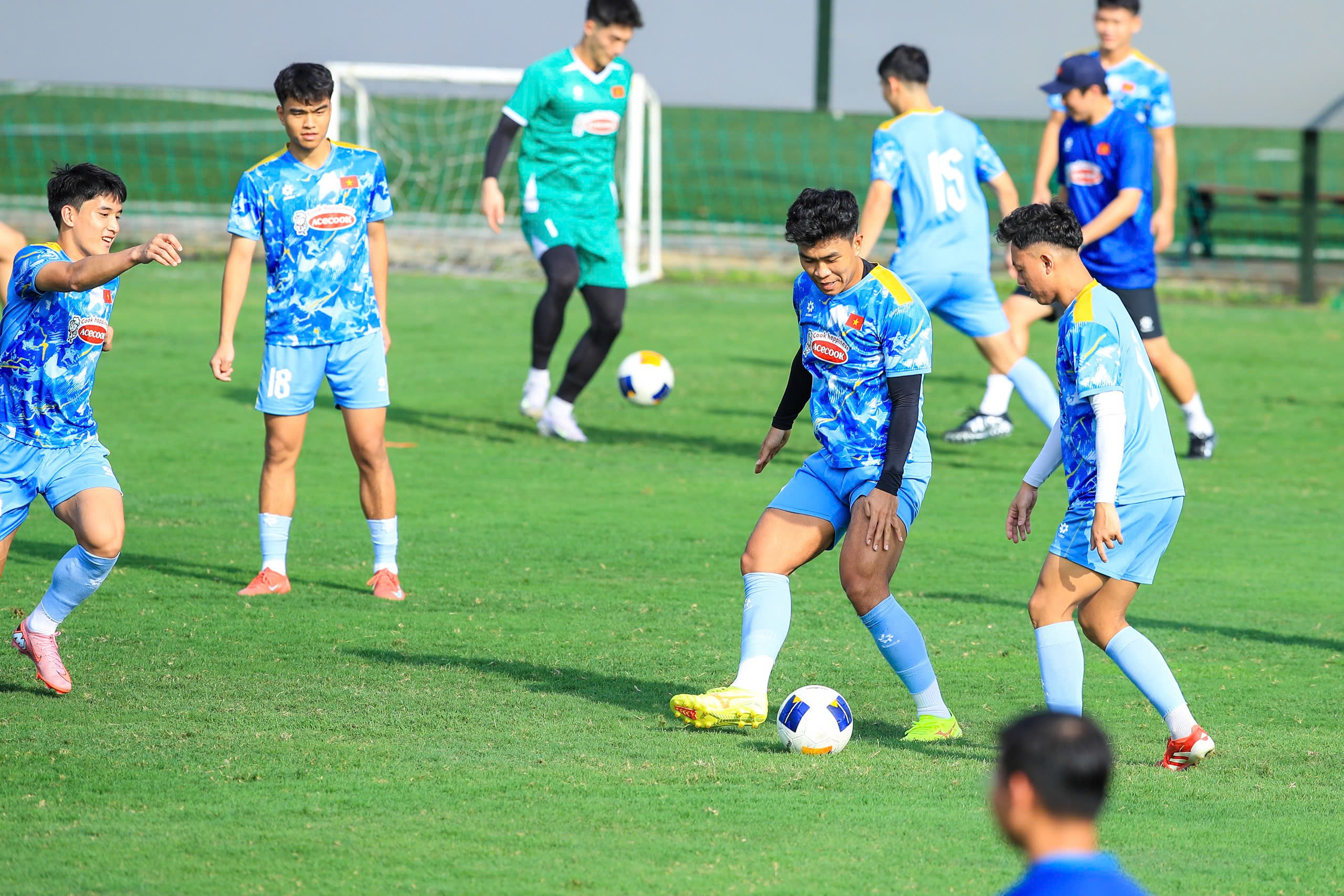 U.23 Việt Nam đang tập gì để mơ kỳ tích châu Á, Lý Đức mong Đình Bắc giành Quả bóng vàng- Ảnh 2.