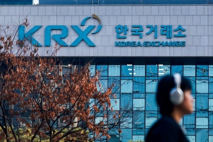 Ưa mạo hiểm, lãi nhanh, nhà đầu tư tại quốc gia này bắt buộc phải xem video đào tạo trước khi giao dịch- Ảnh 1.