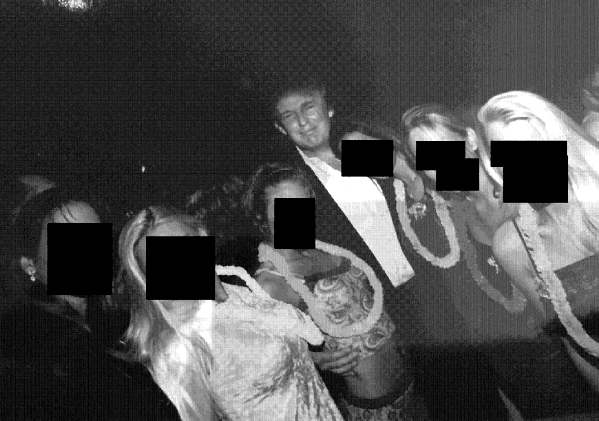 Ủy ban Hạ viện công bố ảnh thuộc hồ sơ Epstein, xuất hiện hình chụp ông Trump? 1 Ủy ban Hạ viện công bố ảnh thuộc hồ sơ Epstein, xuất hiện hình chụp ông Trump? - Ảnh 1.