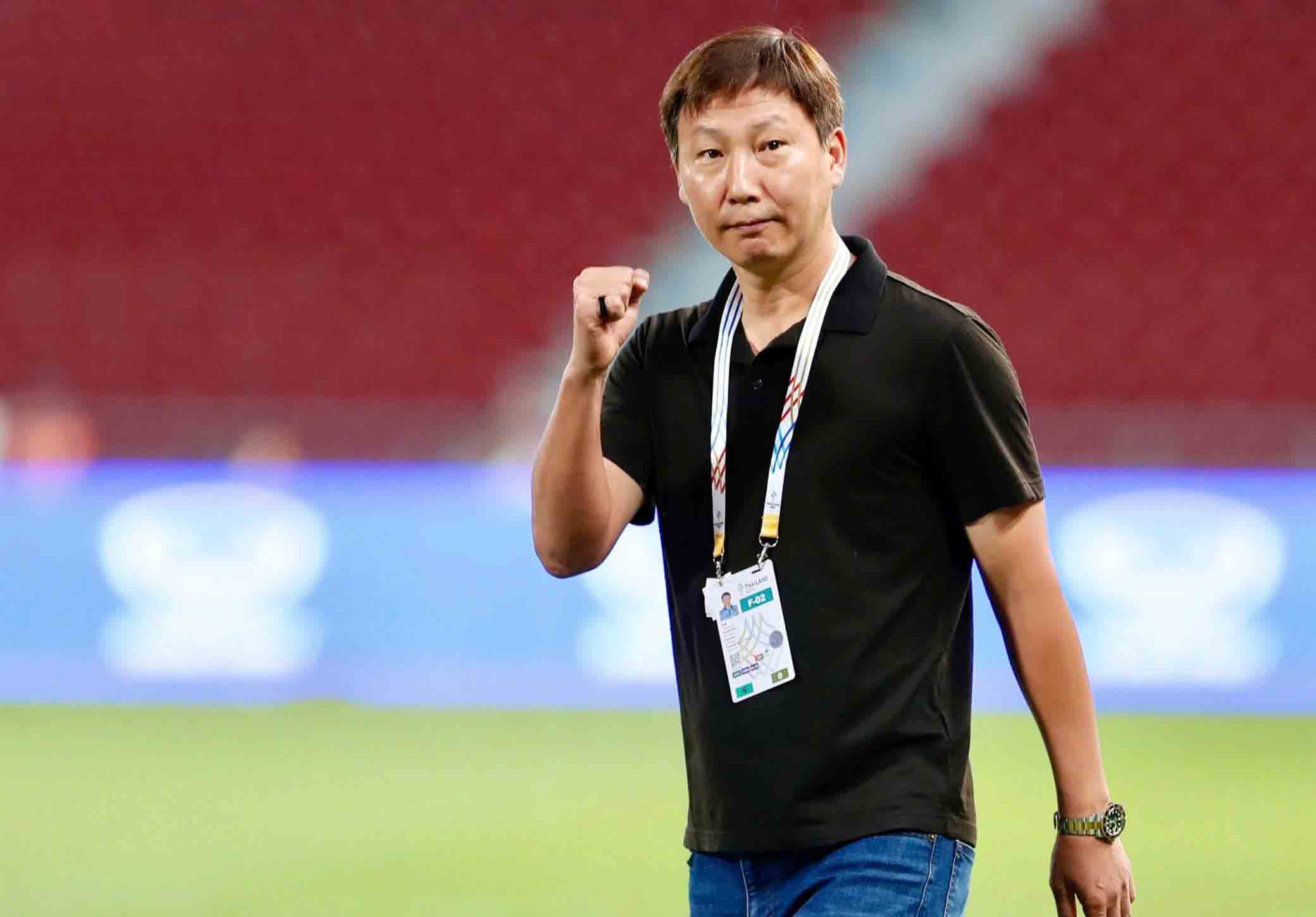 VFF phải giữ HLV Kim Sang-sik bằng hợp đồng ‘khủng’- Ảnh 1. VFF phải giữ HLV Kim Sang-sik bằng hợp đồng ‘khủng’- Ảnh 1.