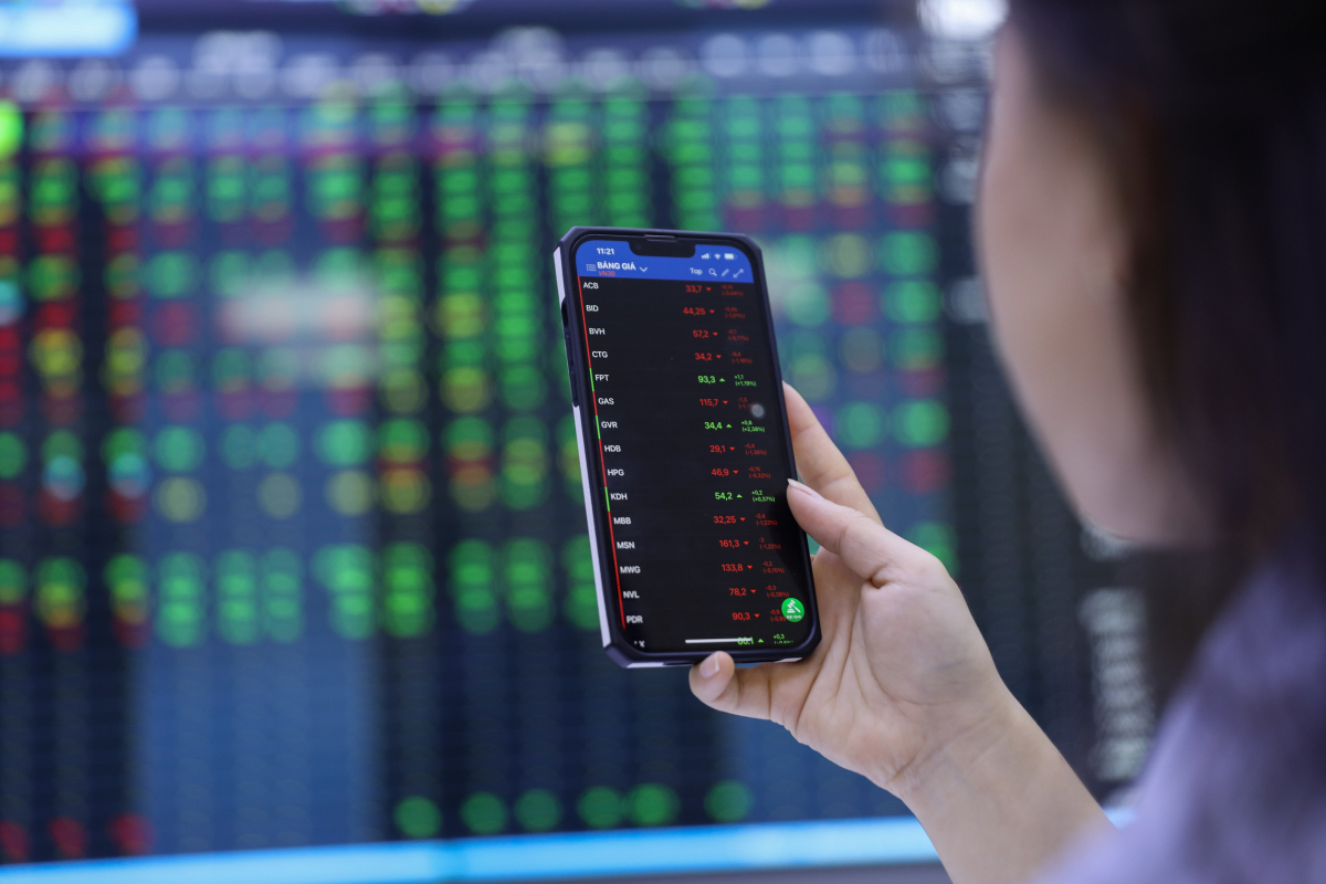 VN-Index giảm hơn 6 điểm, kết thúc chuỗi tăng 9 phiên liên tiếp 1 VN Index giam hon 6 diem ket thuc chuoi tang 9