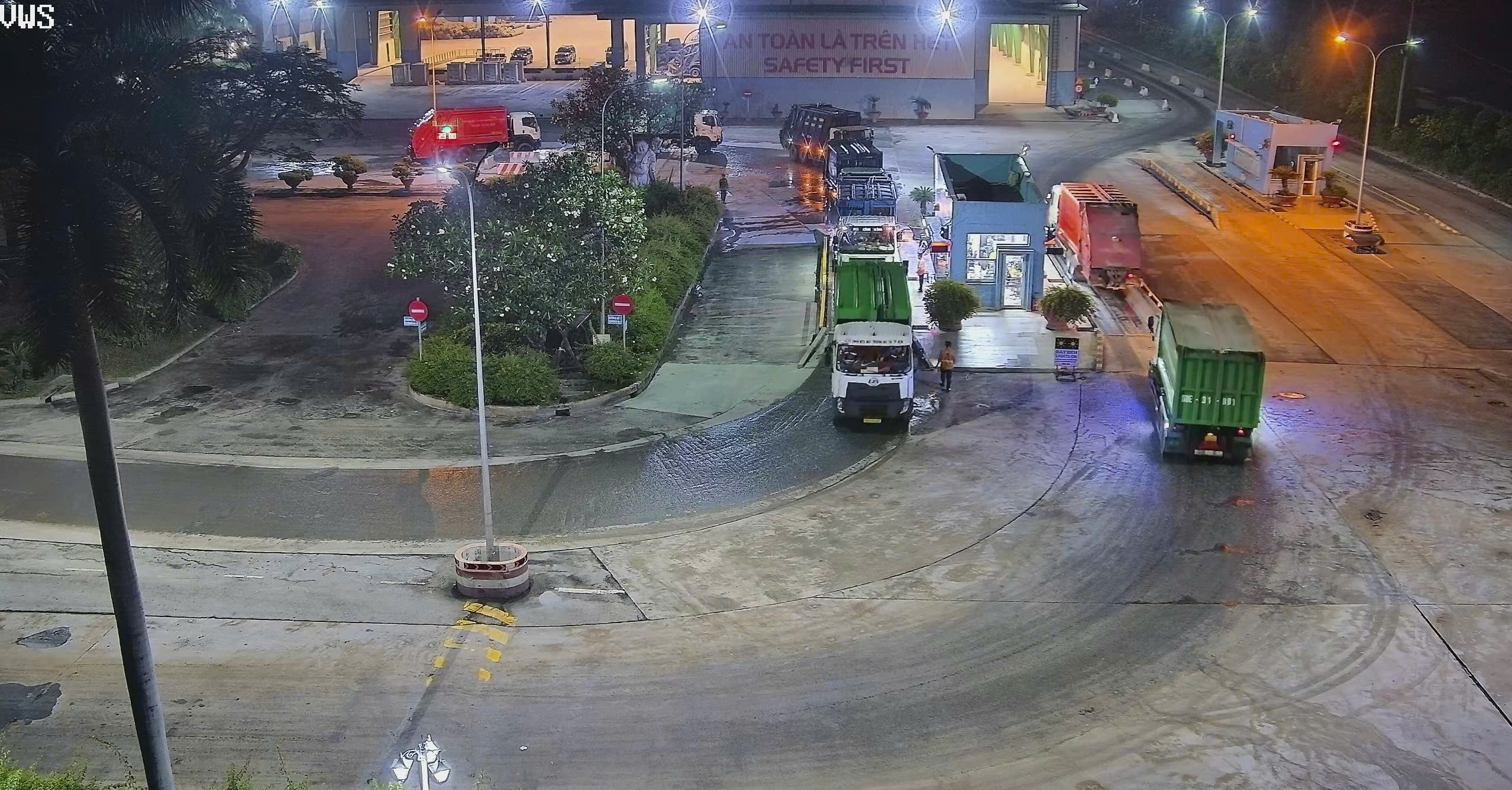 VWS phản hồi nguy cơ ùn ứ rác tại bãi rác Đa Phước- Ảnh 1. VWS phản hồi nguy cơ ùn ứ rác tại bãi rác Đa Phước- Ảnh 1.