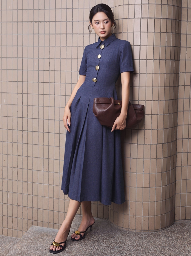 Váy sơ mi chiết eo, đầm dài cổ điển... diện đi làm, đi chơi đều đẹp- Ảnh 1.