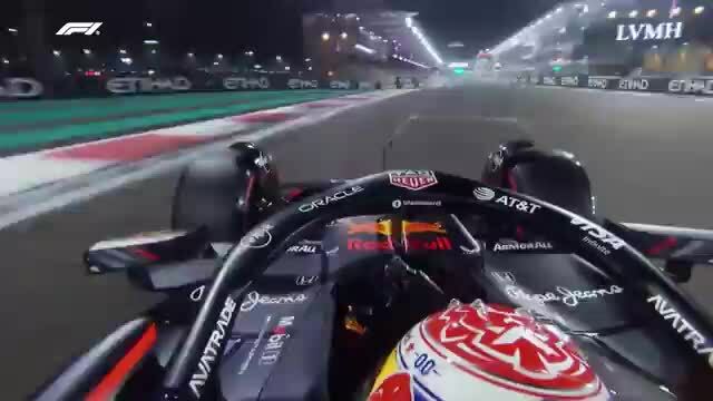 Verstappen có thêm lợi thế sau vòng phân hạng Abu Dhabi