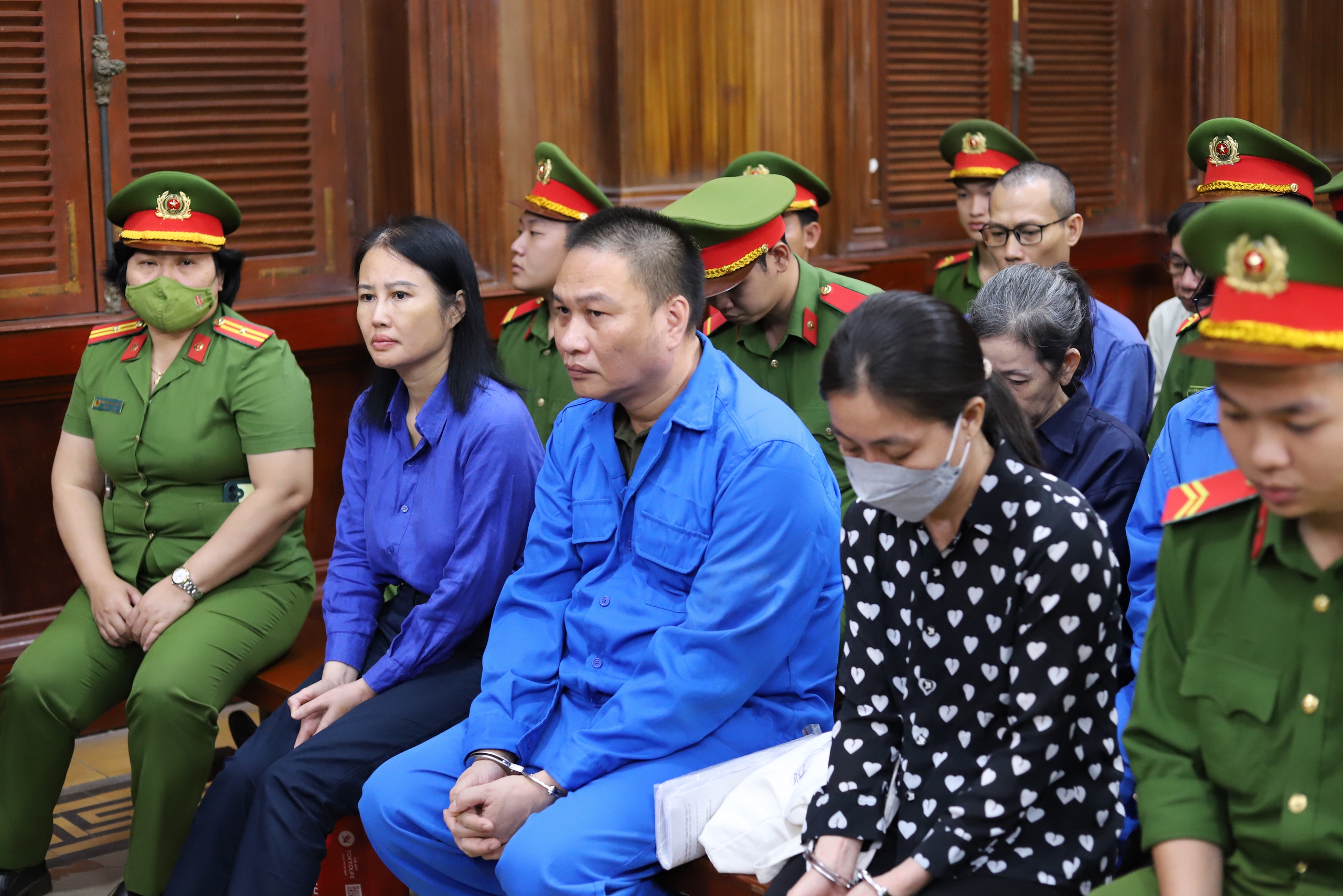 Vì sao họ rơi vào 