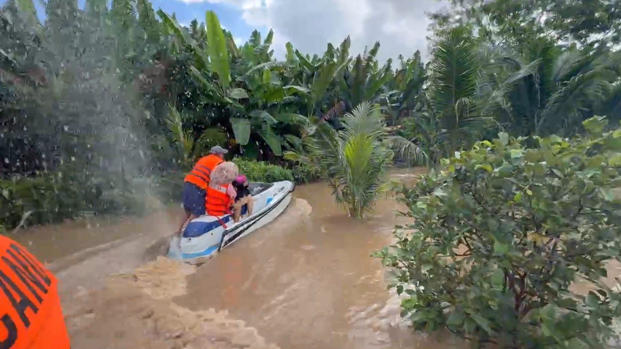 Vì sao mưa lũ gây thiệt hại lớn ở Lâm Đồng? - Ảnh 2.