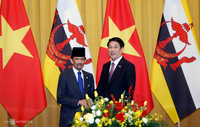 Chủ tịch nước Lương Cường và Quốc vương Brunei Darussalam Haji Hassanal Bolkiah tại Phủ Chủ tịch hôm nay. Ảnh: Giang Huy