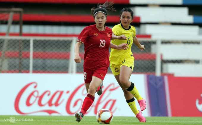 Tiền vệ Nguyễn Thị Thanh Nhã (19) trong chiến thắng 3-0 trước Malaysia ở trận ra quân SEA Games 32 ở Campuchia. Ảnh: Đức Đồng