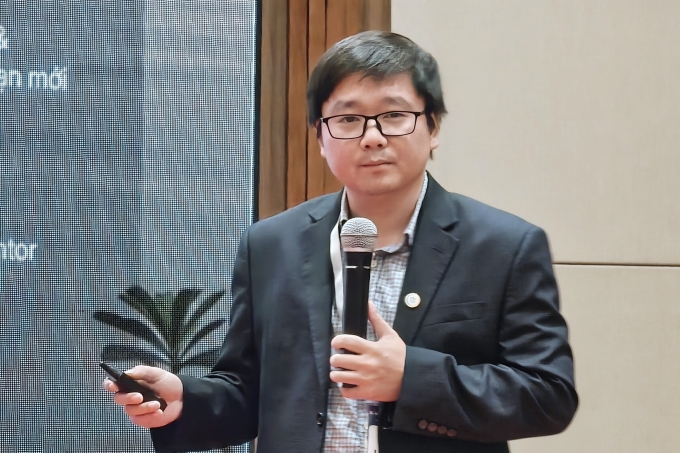 Trưởng phòng Khởi nghiệp sáng tạo - Lương Văn Thường chia sẻ báo cáo đánh giá hệ sinh thái khởi nghiệp Việt Nam tại Techfest 2025. Ảnh: Trọng Đạt