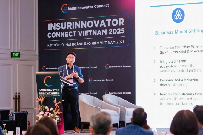 Ông Dương Lê Minh Đức, Giám đốc Trung tâm kinh doanh AI, FPT Smart Cloud, Tập đoàn FPT tại sự kiện InsurInnovation Connect Vietnam 2025. Ảnh: FPT