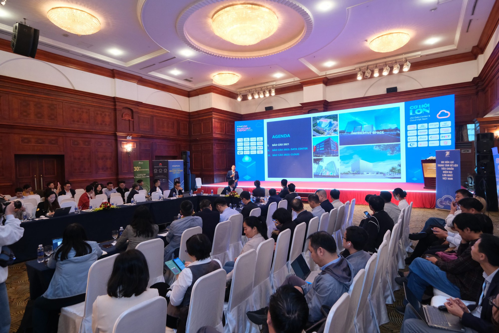 Internet Day 2025 sắp diễn ra: Việt Nam đặt cược vào “Không gian số tin cậy” trong kỷ nguyên AI bùng nổ- Ảnh 2.