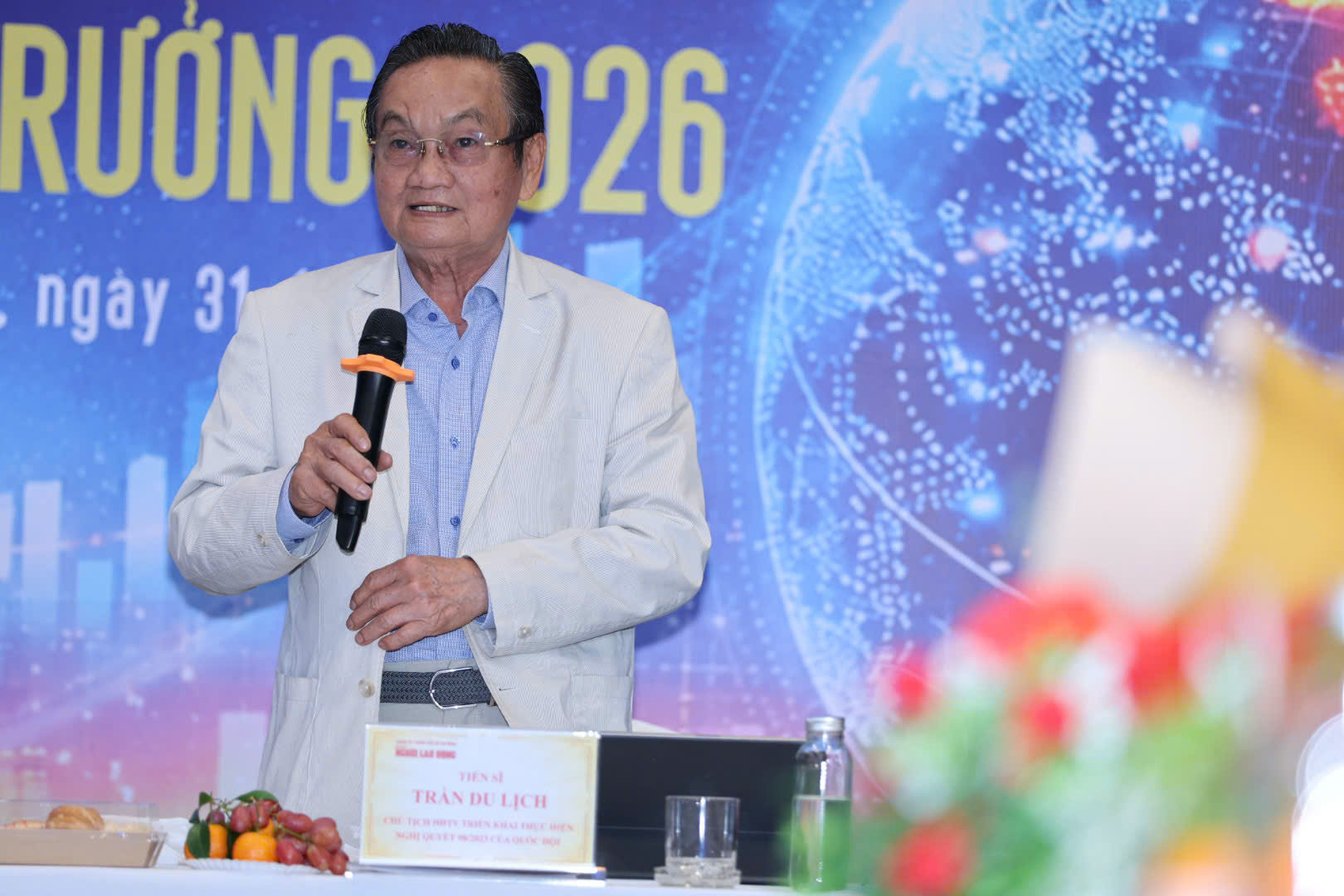 Việt Nam nên làm gì để duy trì tốc độ tăng trưởng hai con số? - Ảnh 1.