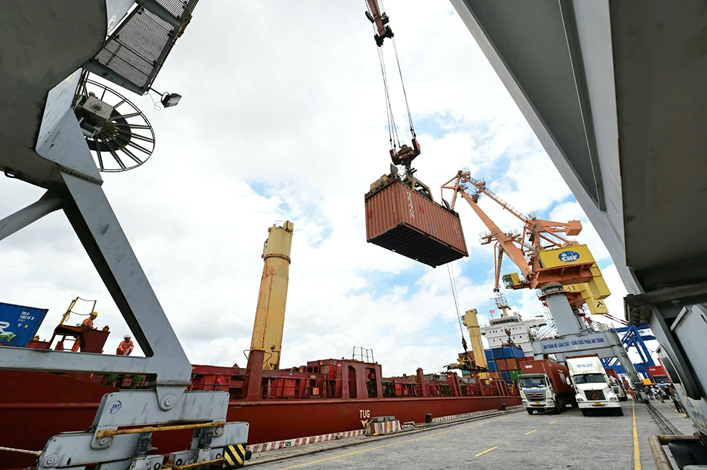 Việt Nam trở thành siêu cường thương mại mới- Ảnh 1.