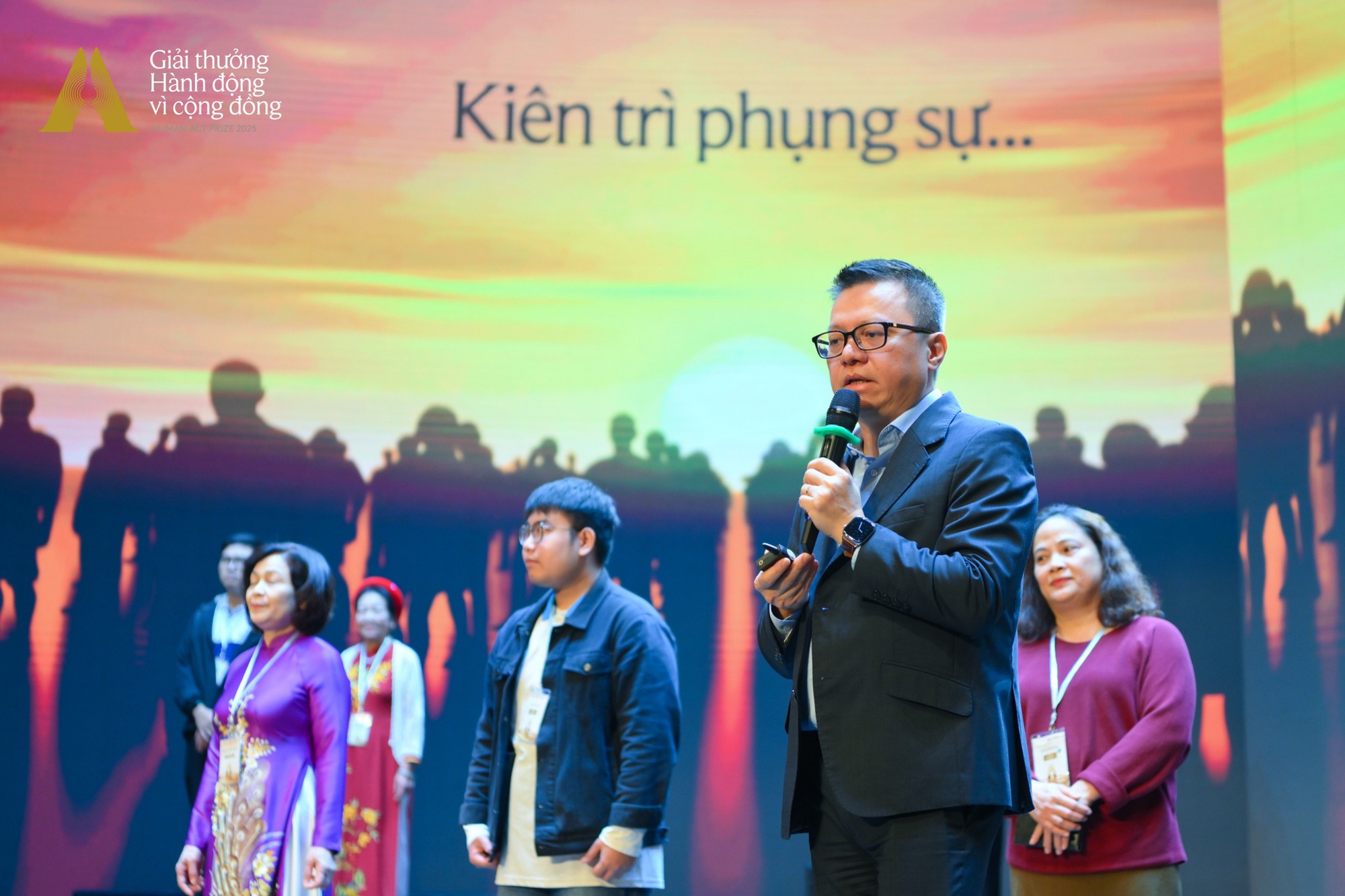 Gala trao giải Human Act Prize 2025: Vinh danh những dự án xuất sắc, nỗ lực vì mục tiêu kiên trì phụng sự- Ảnh 2. Gala trao giải Human Act Prize 2025: Vinh danh những dự án xuất sắc, nỗ lực vì mục tiêu kiên trì phụng sự- Ảnh 2.