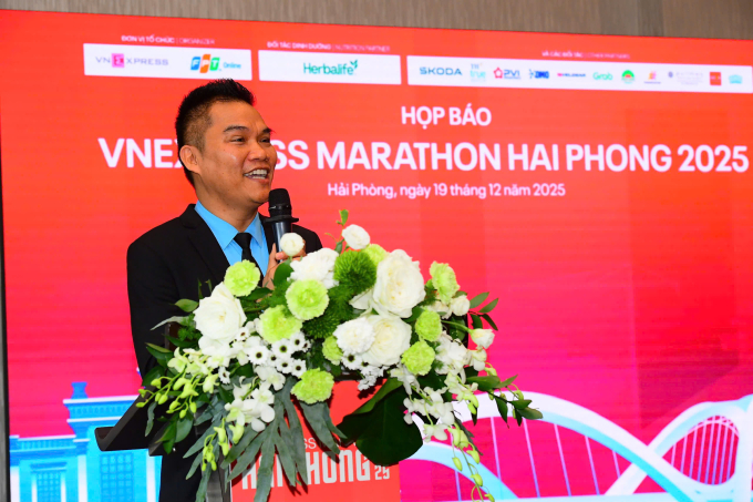 Ông Nguyễn Thành Đạt, Giám đốc Truyền thông Herbalife Việt Nam phát biểu tại họp báo. Ảnh: VM