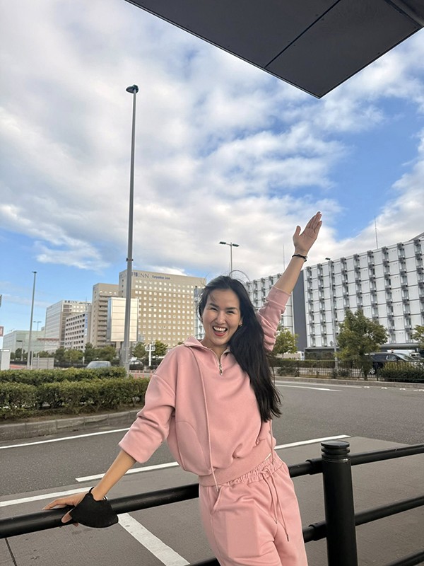 Thực tế, ở ngoài đời, Võ Hạ Trâm cũng luôn ý thức đến việc siết cân, giữ dáng bằng cách ăn uống. Cô nói giảm cân có lành mạnh hay không phụ thuộc đến 80% vào chế độ ăn. Là người theo đuổi chế độ chay trường nên nguồn dinh dưỡng của cô hoàn toàn đến từ các loại rau củ quả.