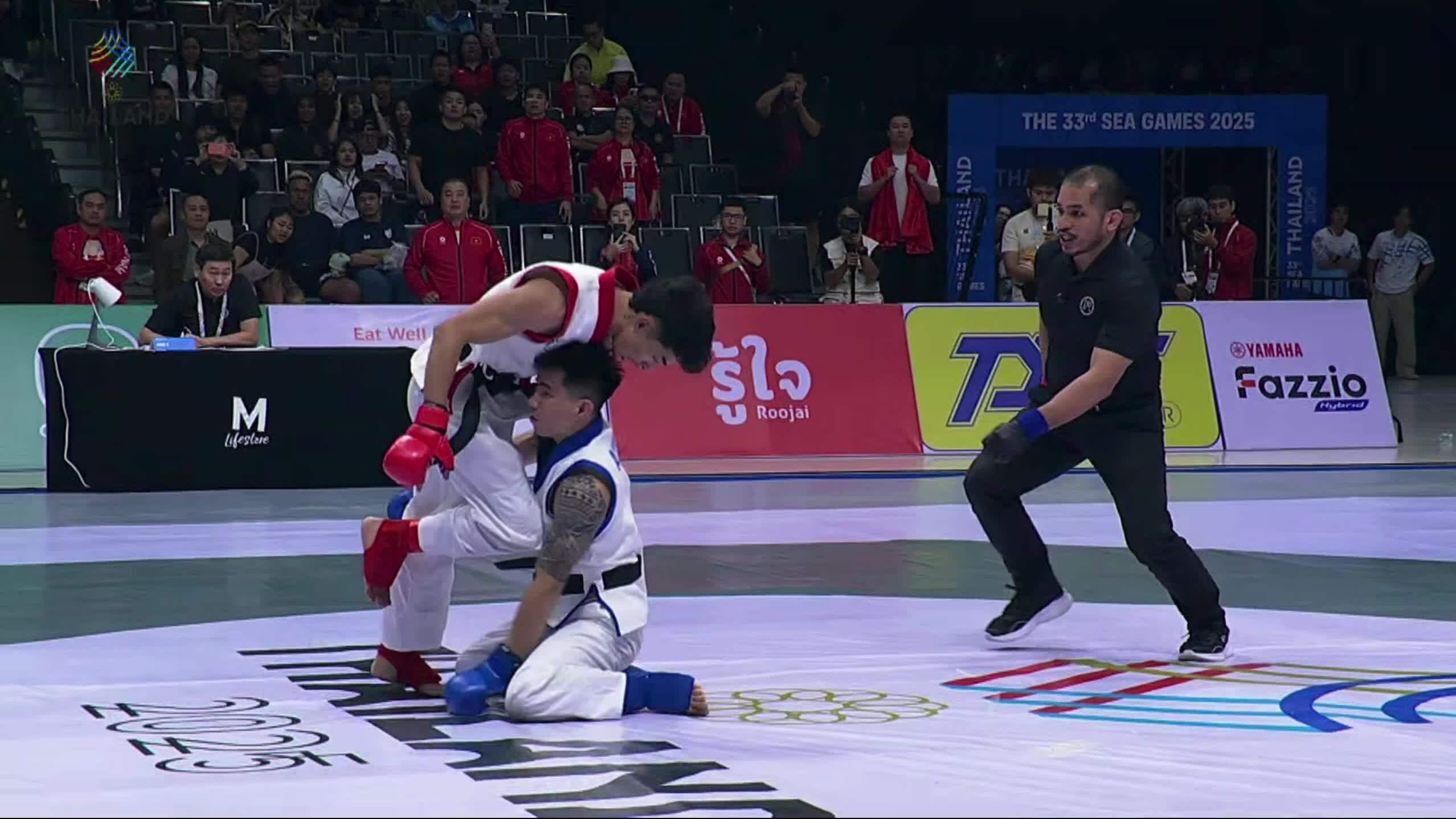 Võ sĩ Việt Nam tố bị xử ép sau khi thua vì nặng cân hơn đối thủ Thái Lan