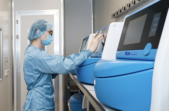 Hệ thống lab-trong-lab tiêu chuẩn ISO 5 tăng hiệu quả nuôi cấy phôi. Ảnh: IVF Tâm Anh TP HCM
