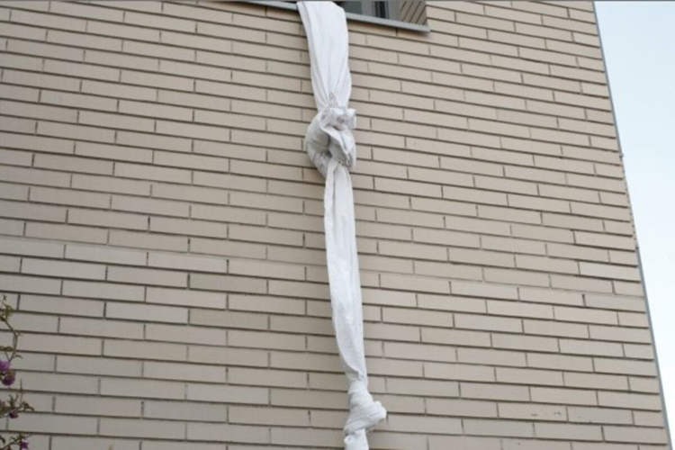 Vua dao tau nguoi Albania gay chan dong nuoc Y