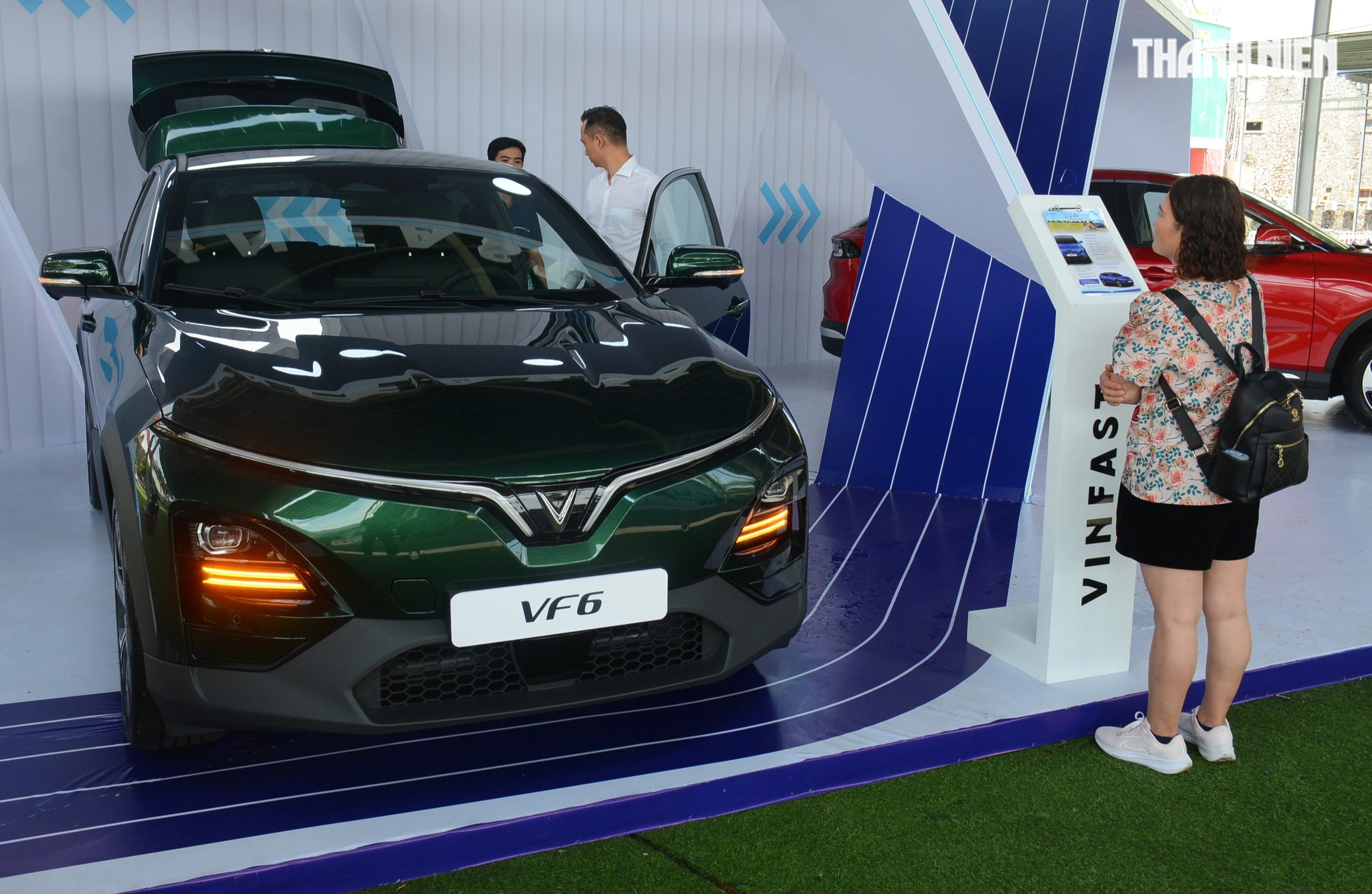 VinFast dẫn đầu thị trường ô tô Việt Nam năm 2025 với doanh số ấn tượng - Ảnh 1.
