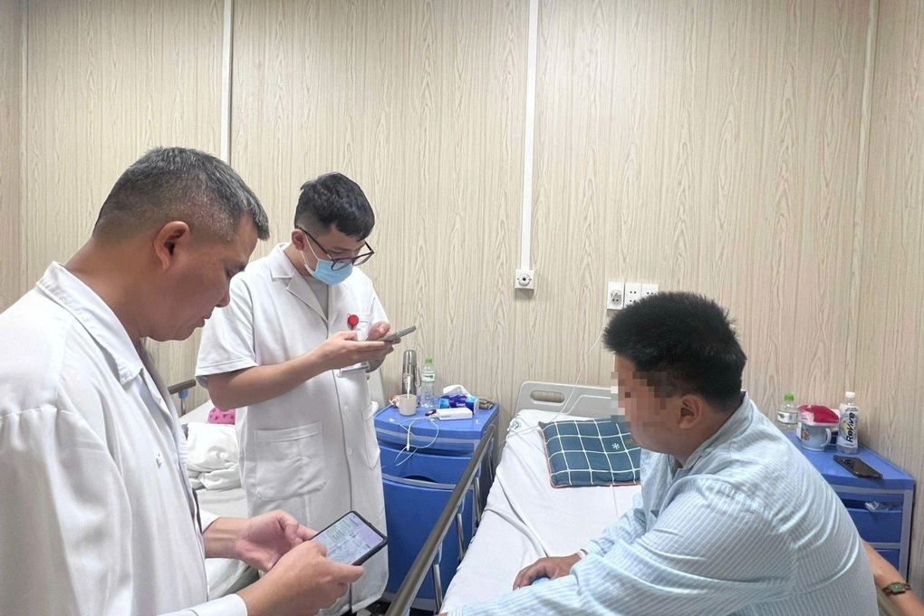 Vừa hút thuốc lá điện tử, nam thanh niên 19 tuổi ngã quỵ, co giật - 1