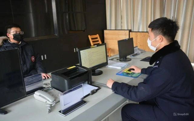 Vừa nhận 4 giao dịch chuyển khoản 48 triệu đồng, phút sau tài khoản bị phong tỏa, người đàn ông phải báo công an- Ảnh 1.