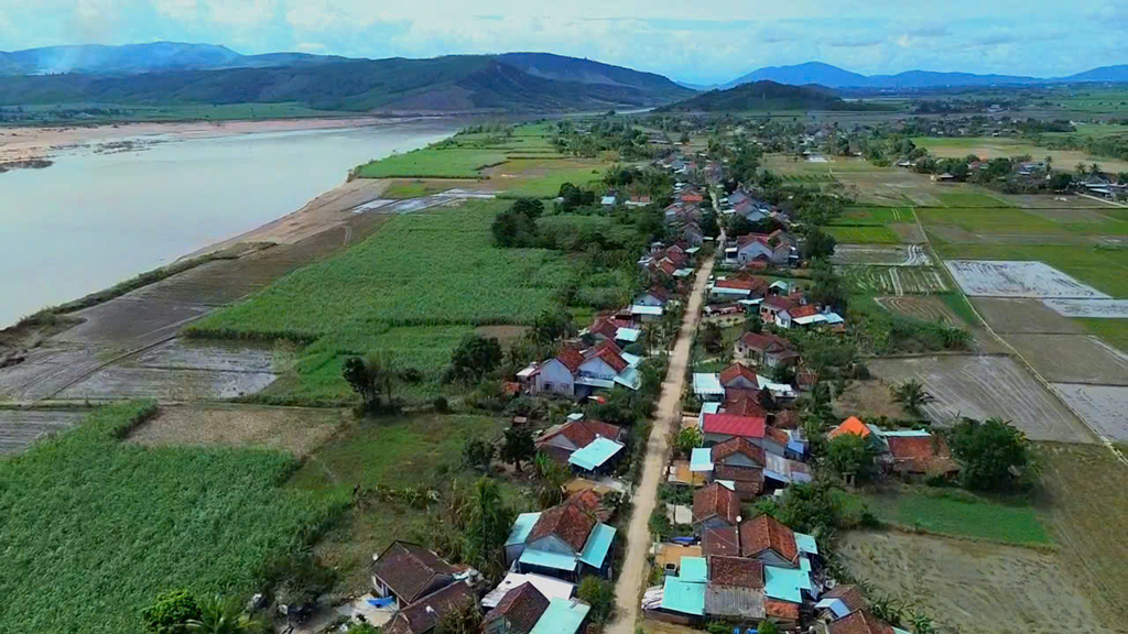 Vùng rốn lũ dưới 'họng' 2 thủy điện 1 Vùng rốn lũ dưới 'họng' 2 thủy điện - Ảnh 1.