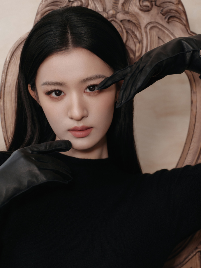 Hậu trường Vương Sở Nhiên: Nhan sắc và tài năng chinh phục trái tim công chúng - Ảnh 1. Hậu trường Vương Sở Nhiên: Nhan sắc và tài năng chinh phục trái tim công chúng - Ảnh 1.