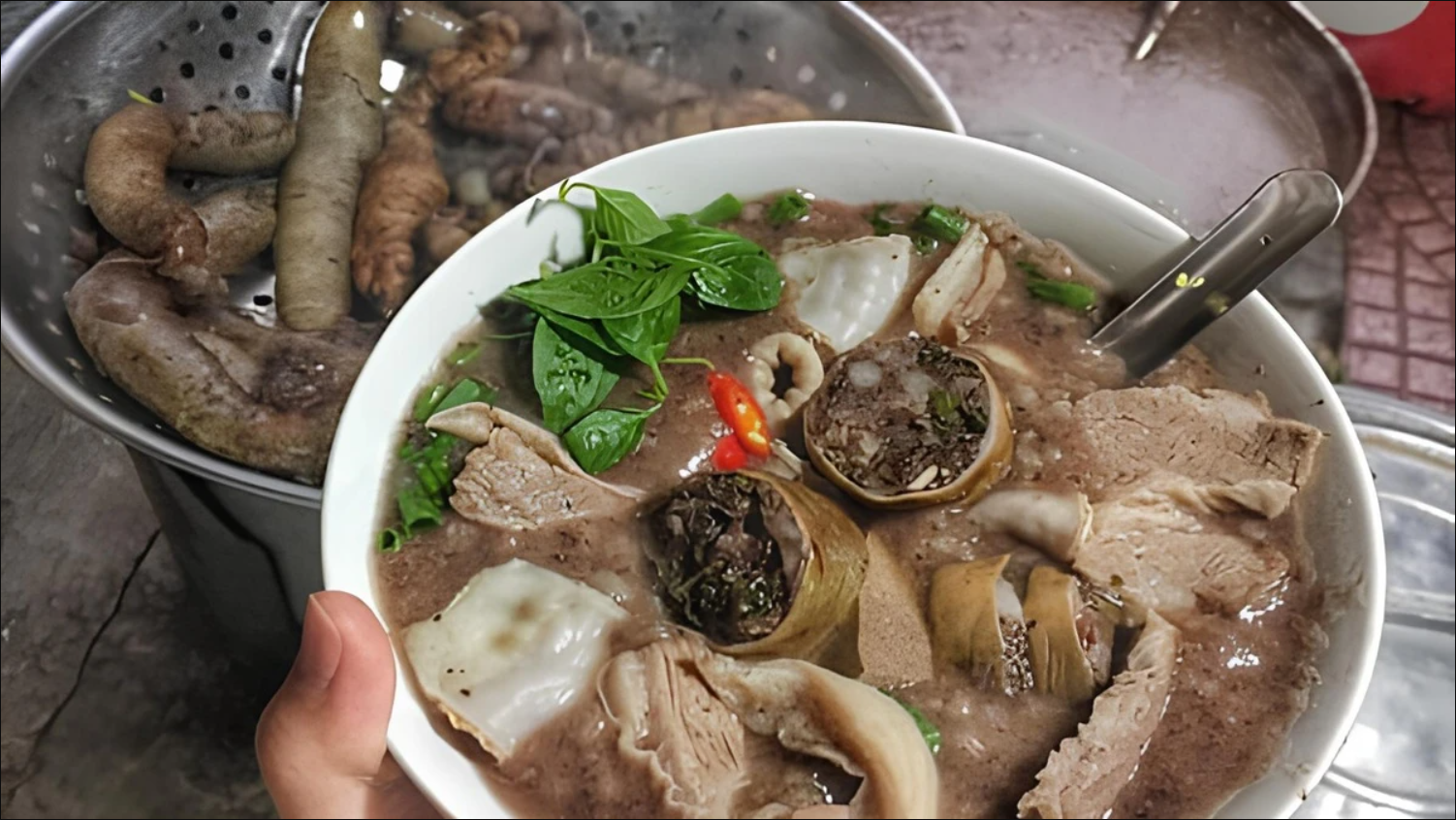 Vượt qua cháo gà, món ăn chỉ từ 30.000 đồng/phần này mới là đại diện Việt lọt top 6 ngon nhất châu Á- Ảnh 1.