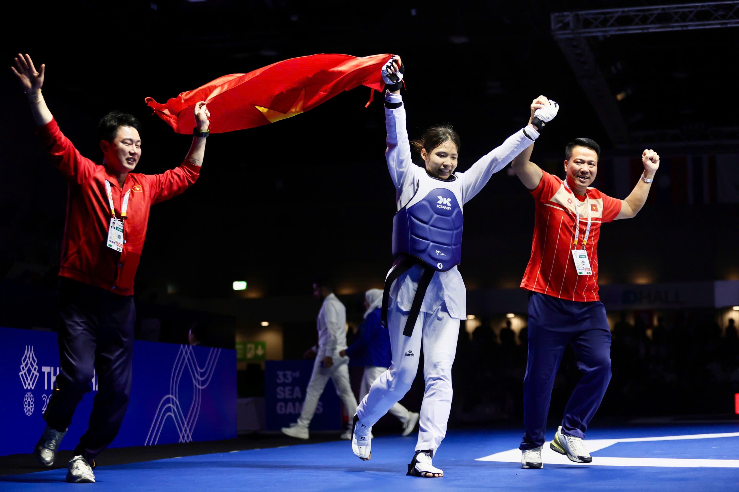 Vượt thử thách mang tên Thái Lan, võ sĩ Việt Nam trở lại đỉnh cao khu vực- Ảnh 2. Vượt thử thách mang tên Thái Lan, võ sĩ Việt Nam trở lại đỉnh cao khu vực- Ảnh 2.