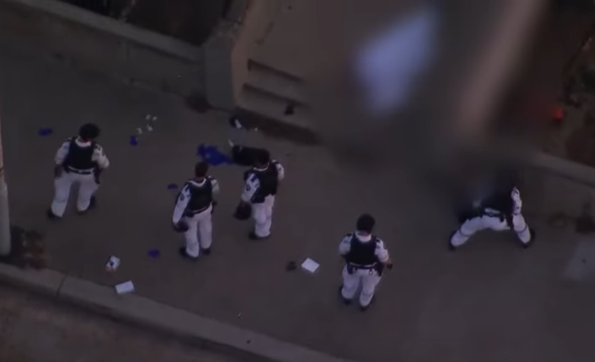 Xả súng tại bãi biển nổi tiếng Bondi ở Sydney, nhiều người thiệt mạng 3 img