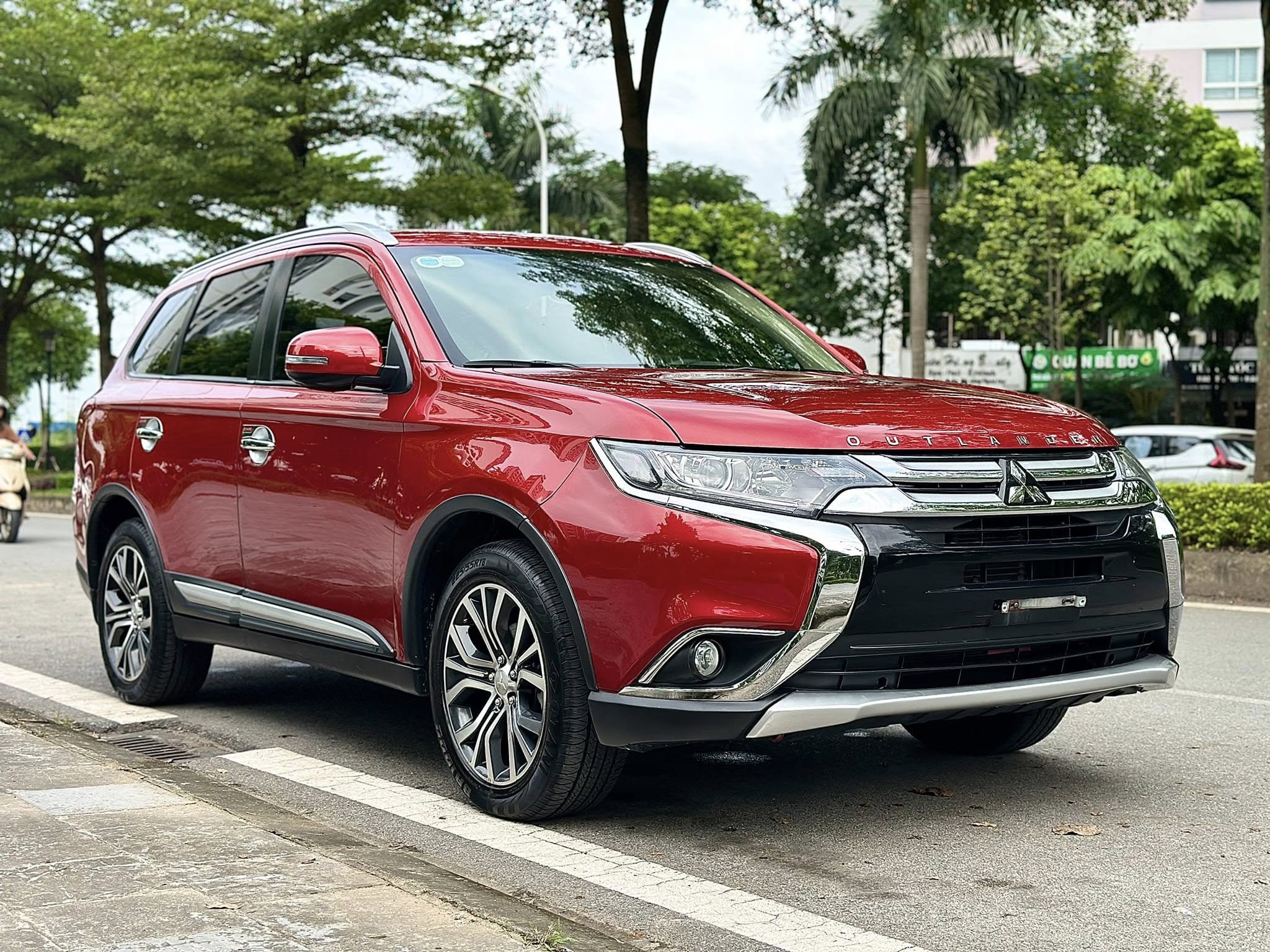 Xe 7 chỗ Mitsubishi Outlander đời 2019 giá tầm 500 triệu đồng, có nên mua?- Ảnh 1.