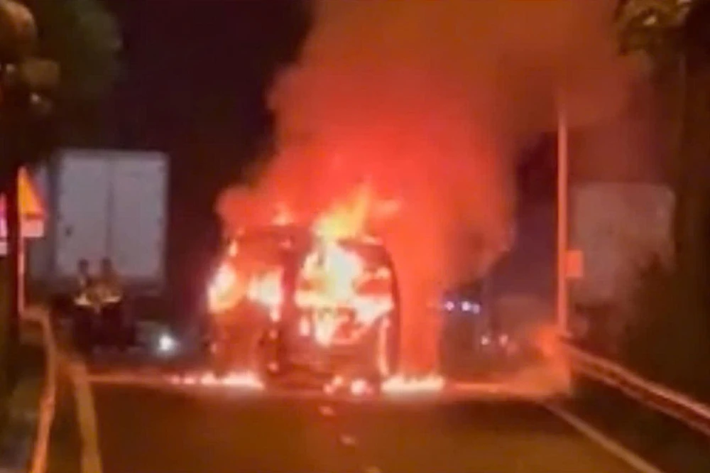 Xe cứu thương.jpg