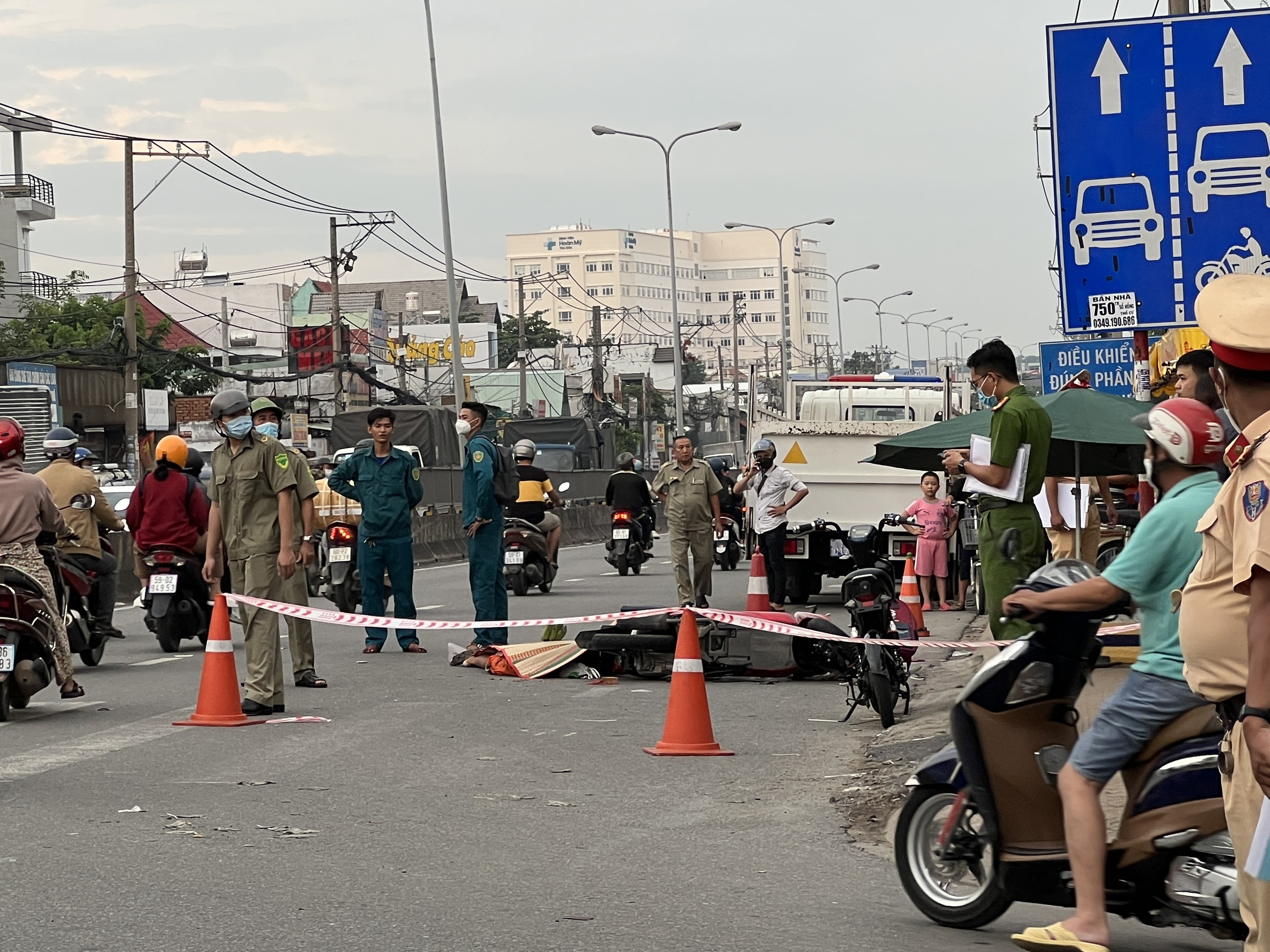 Xóa bỏ tâm lý 'làm ơn mắc oán' 1 Cứu người bị tai nạn được 'thưởng' 5 triệu: Xóa bỏ tâm lý 'làm ơn mắc oán' - Ảnh 1.