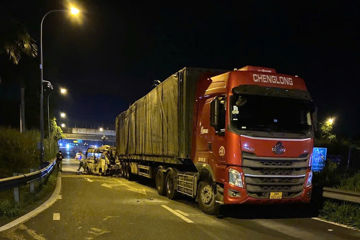 xe cứu thương - Ảnh 1.